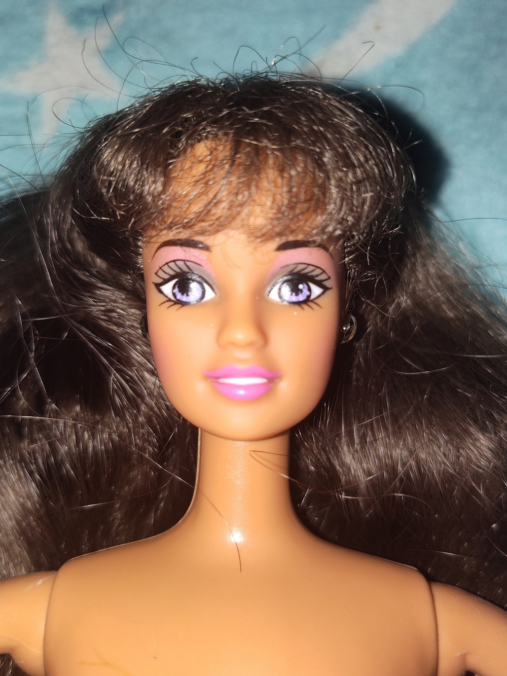Vintage Barbie Doll with Dark Brown Hair and Pink Lips - Picture 6 of 15